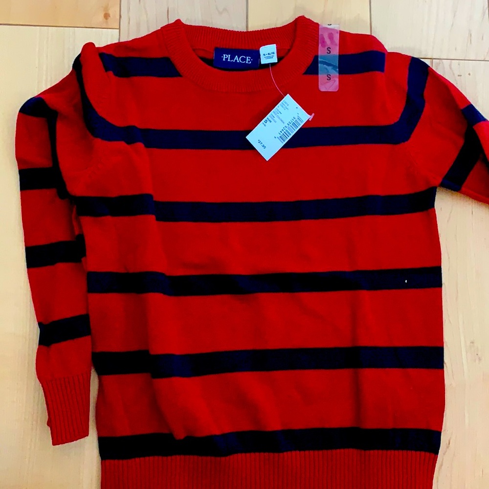 NWT Boys sweater, Size S (5/6), Red and Black.